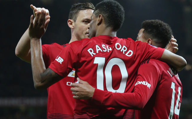 她凭借个人 她凭借个人